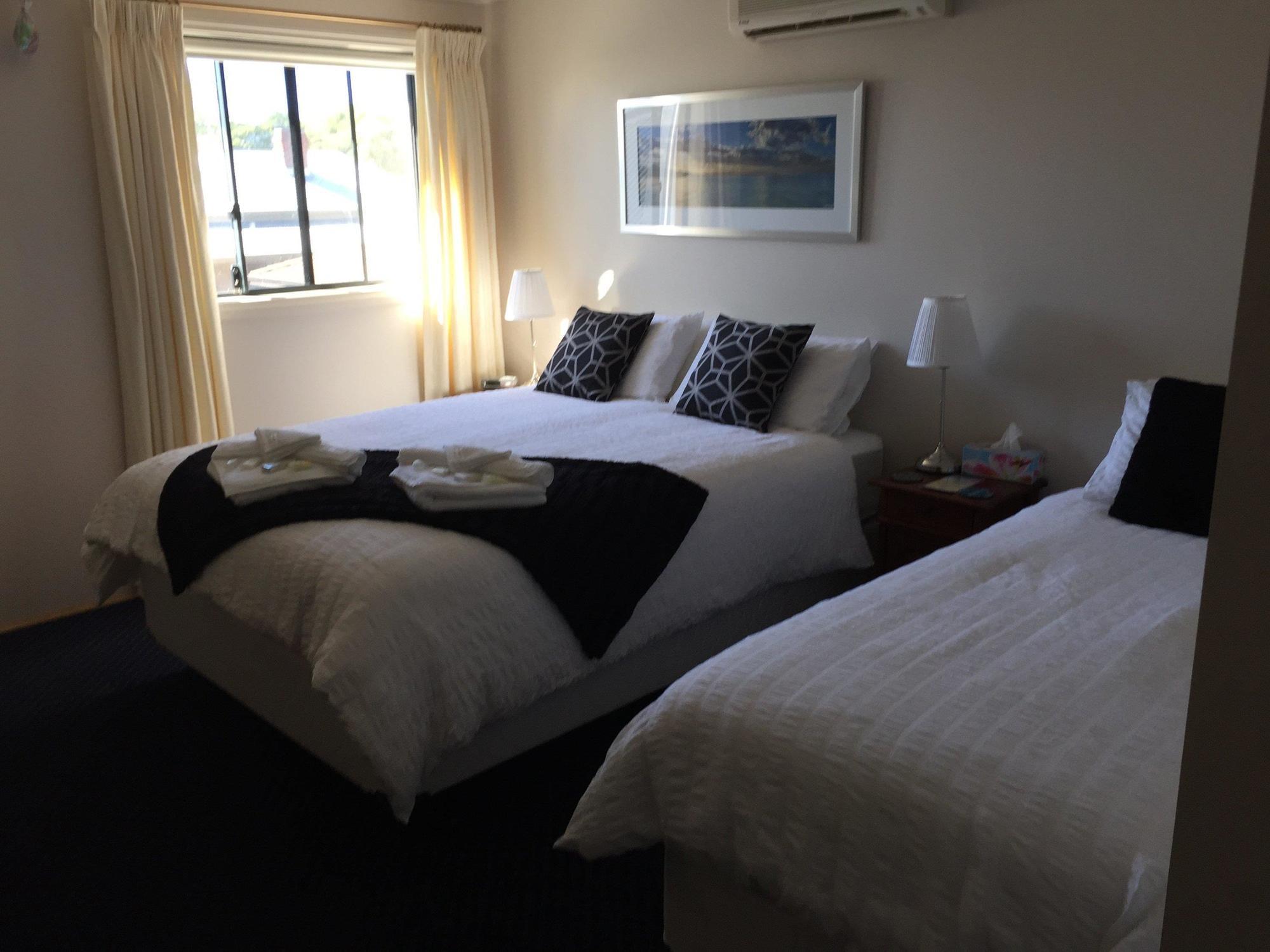 Observatory Guesthouse - Adults Only Басселтон Екстер'єр фото